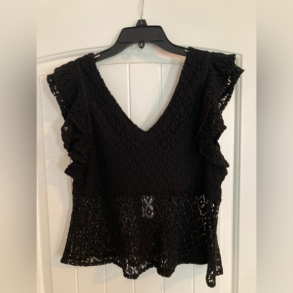 NWT BB Dakota by Steve Madden Crochet Key Hole Sleeveless Top. Size Small. - Picture 8 of 9